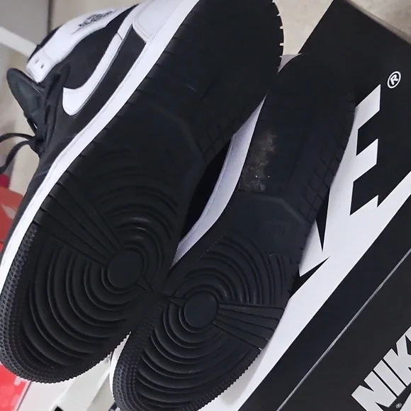 Nike Black and White Air Jordan Sneakers - Picture 5 of 6